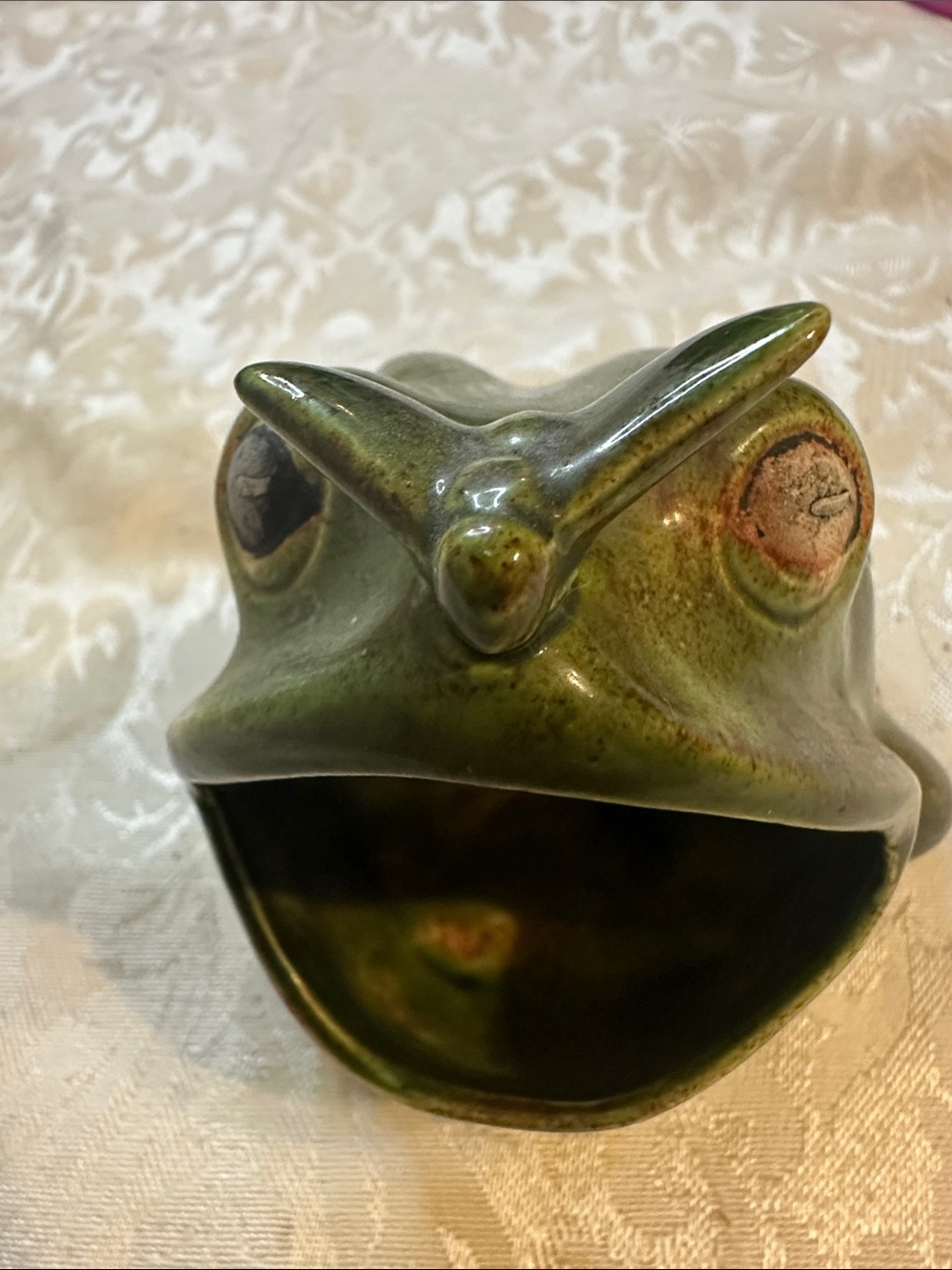 Vintage Ceramic frog sponge /scrubby holder - Picture 6 of 12